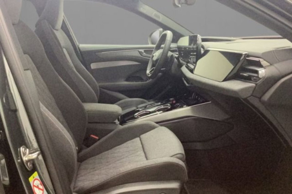 Audi A6 Avant 2.0 tdi mhev + Edition One Grigio Daytona quattro 204cv s-tronic (4)
