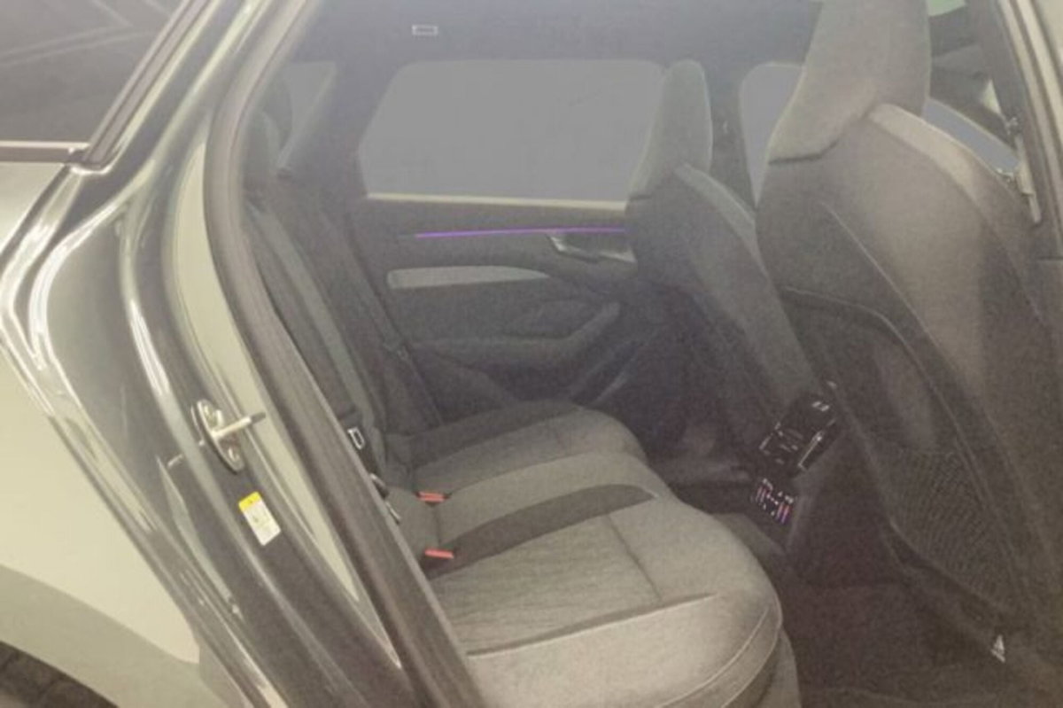 Audi A6 Avant 2.0 tdi mhev + Edition One Grigio Daytona quattro 204cv s-tronic (5)