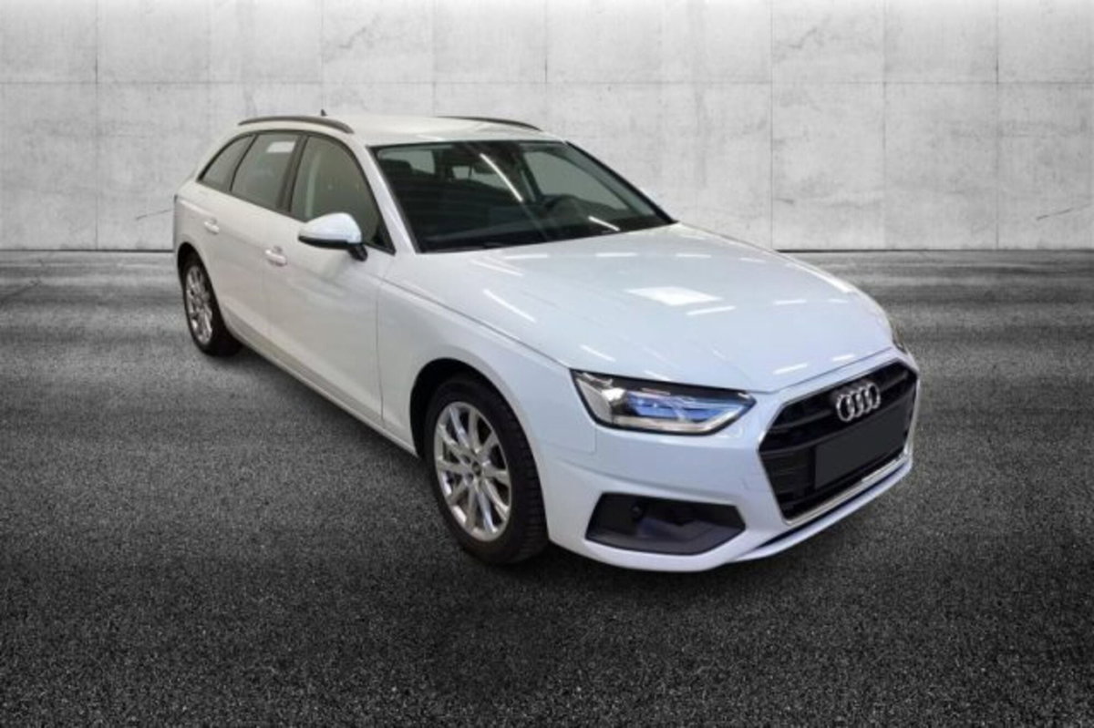 Audi A4 Avant 30 TDI/136 CV S tronic S line edition (2)