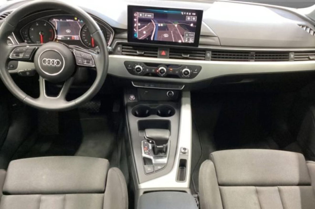 Audi A4 Avant 30 TDI/136 CV S tronic S line edition (4)