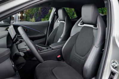 Toyota Toyota C-HR 2.0 phev Lounge fwd e-cvt nuova