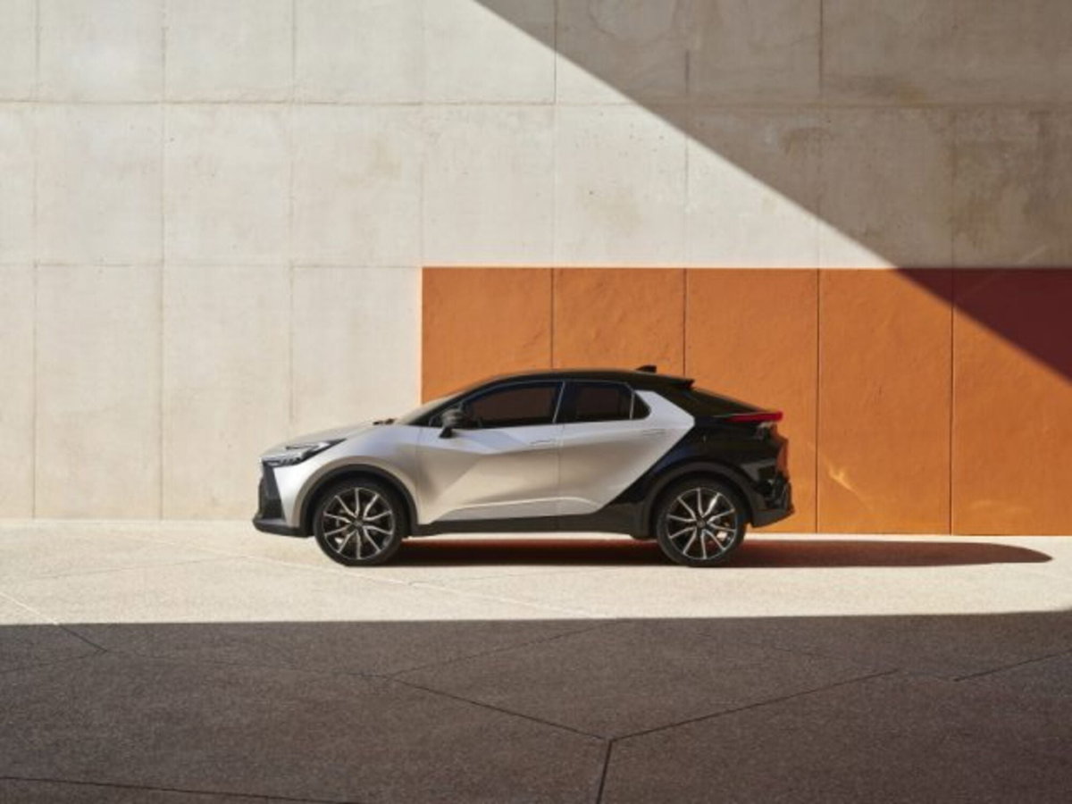 Toyota Toyota C-HR 2.0 phev Lounge fwd e-cvt (4)