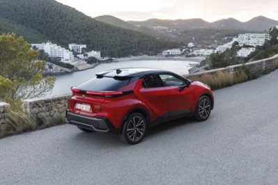 Toyota Toyota C-HR 2.0 phev Lounge fwd e-cvt (6)