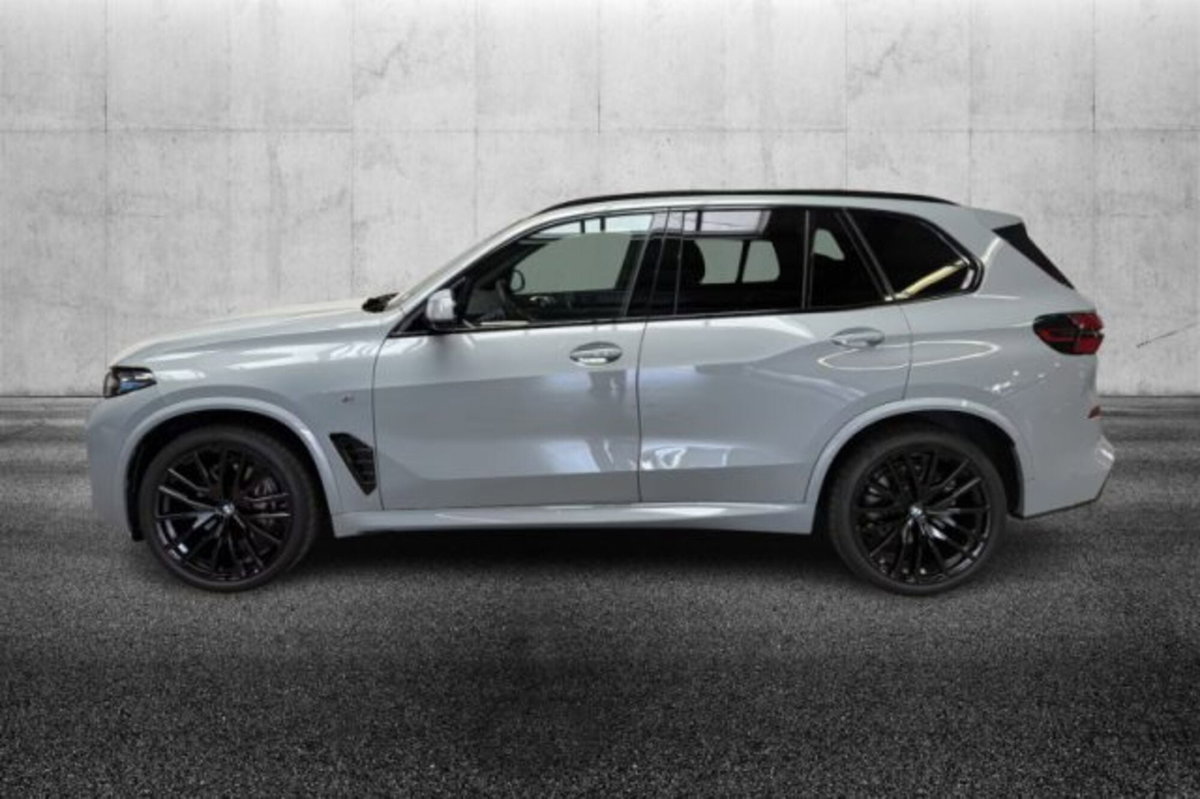 BMW X5 xDrive30d 48V Msport (2)