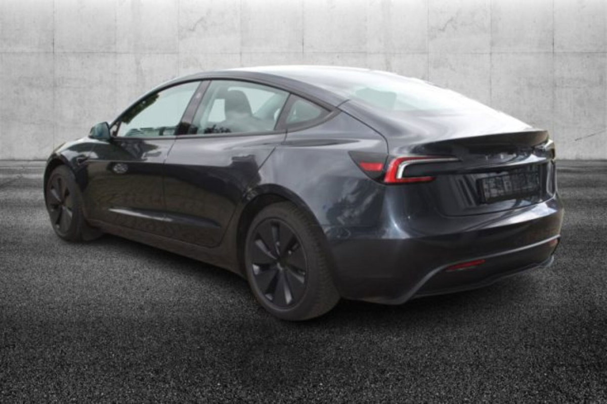Tesla Model 3 Model 3 RWD (3)
