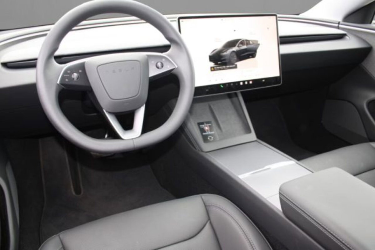 Tesla Model 3 Model 3 RWD (6)