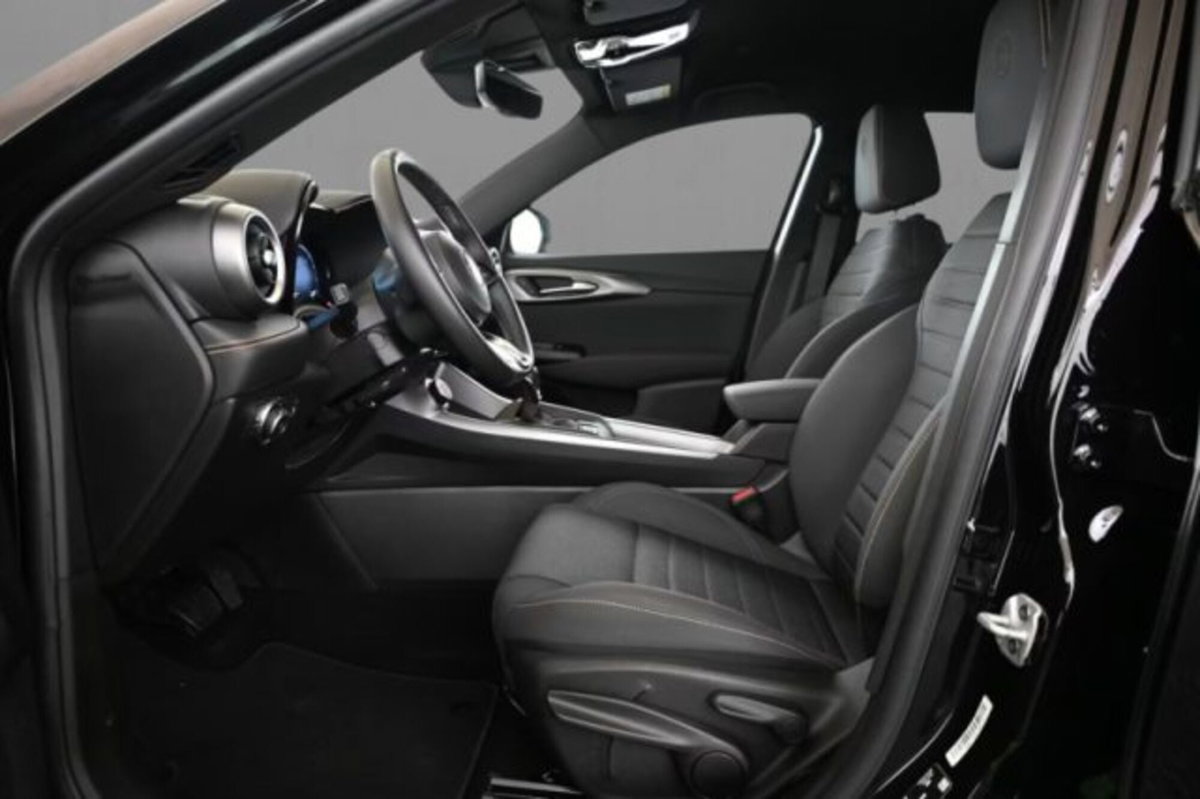 Alfa Romeo Tonale 1.3 phev Ti Q4 270cv at6 (7)