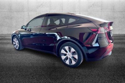 Tesla Model Y Long Range awd (3)