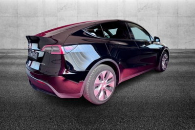 Tesla Model Y Long Range awd (4)