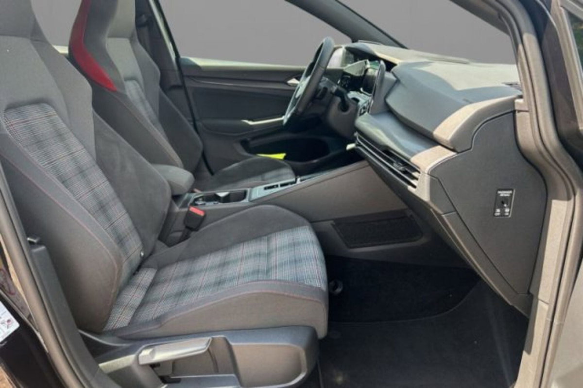 Volkswagen Golf 2.0 TSI GTI DSG (7)