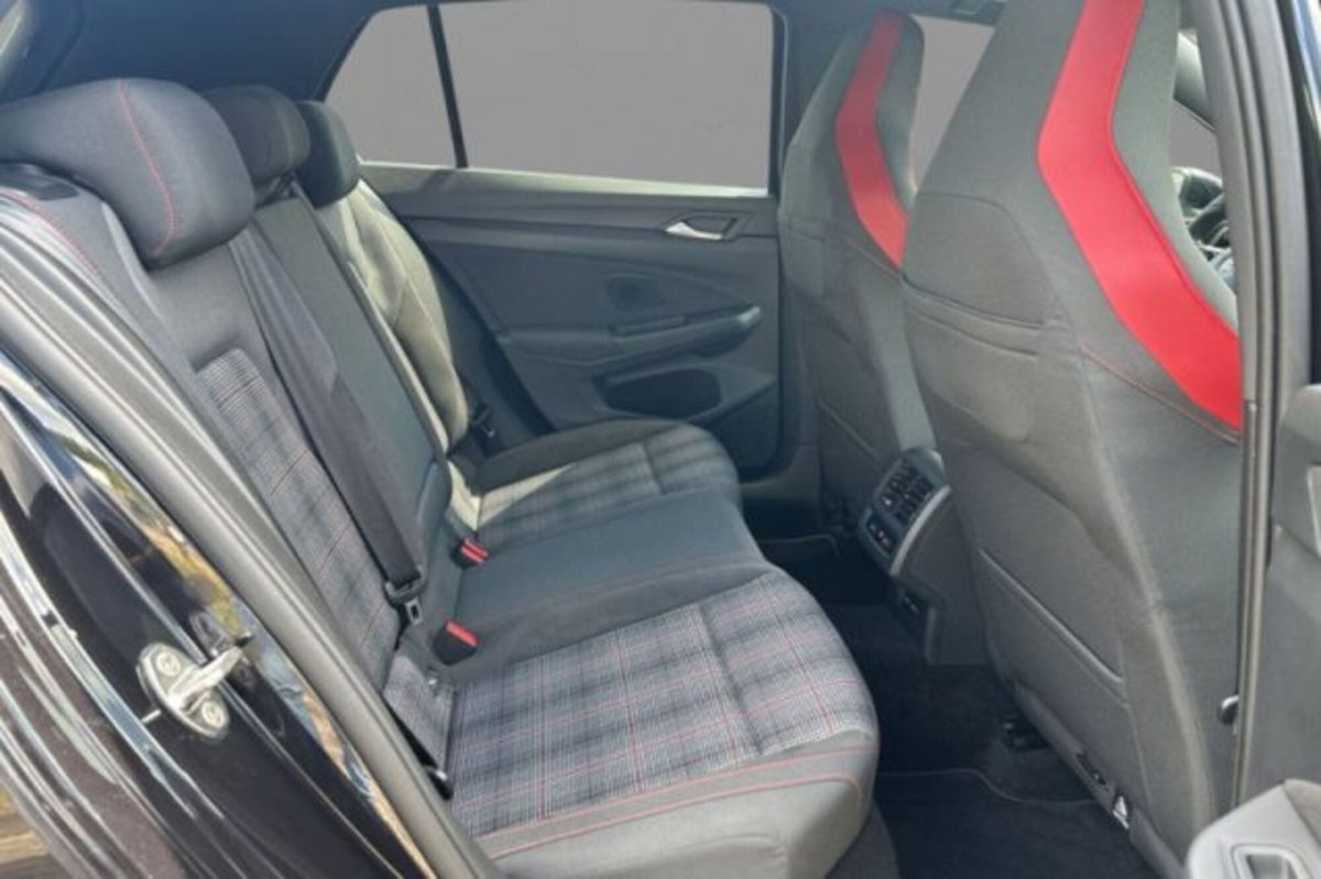 Volkswagen Golf 2.0 TSI GTI DSG (8)