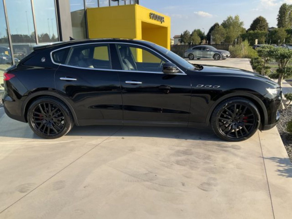Maserati Levante Levante V6 AWD Nerissimo Edition (5)