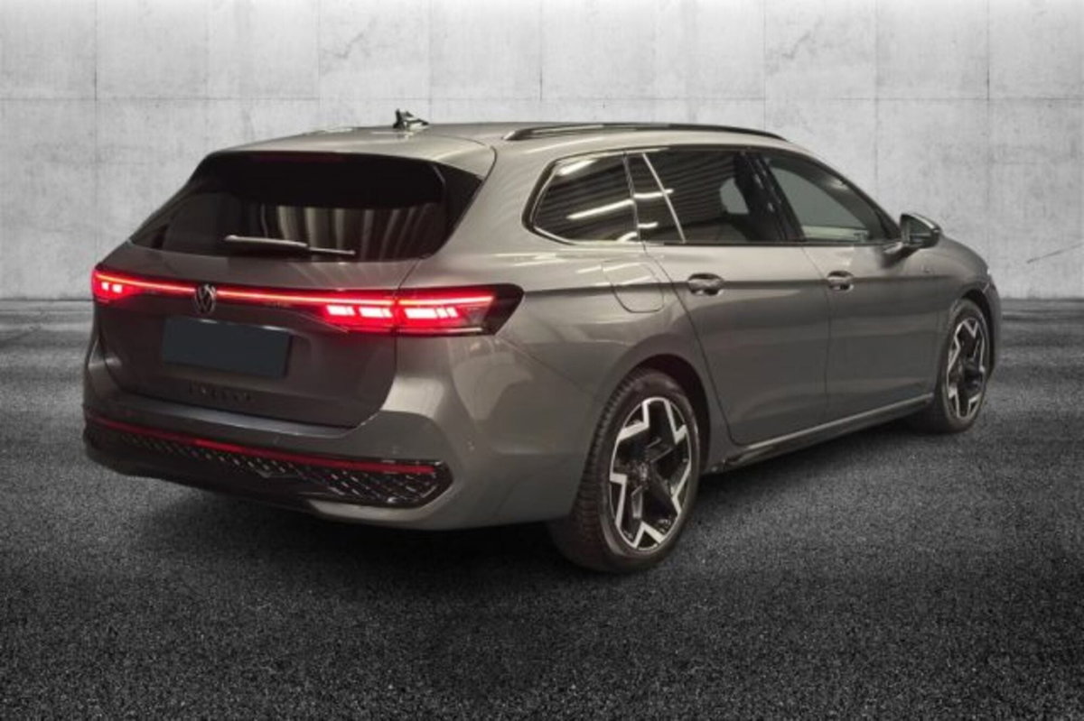 Volkswagen Passat 2.0 tdi scr R-Line 150cv dsg (3)