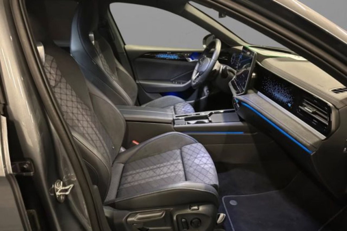 Volkswagen Passat 2.0 tdi scr R-Line 150cv dsg (7)