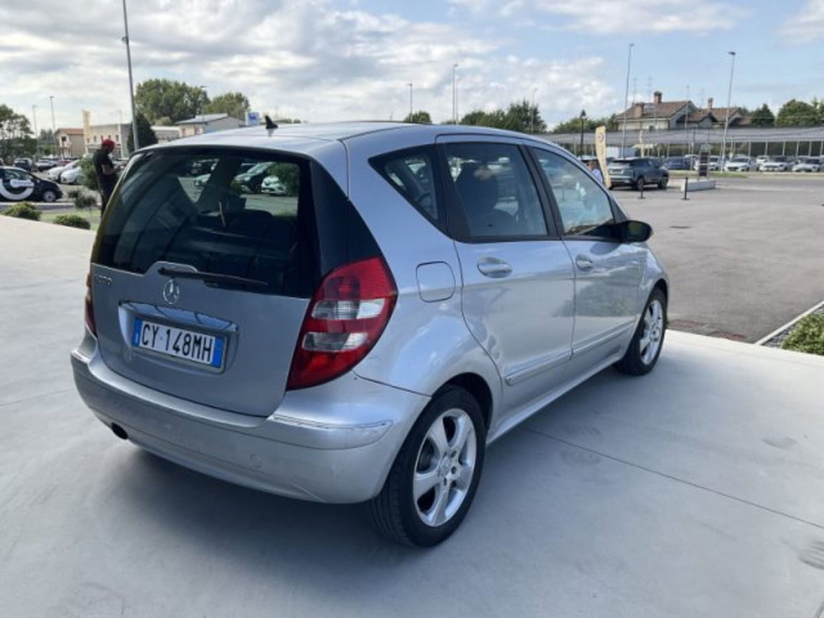 Mercedes-Benz Classe A 200 CDI Elegance (5)