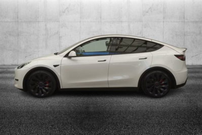 Tesla Model Y Performance awd (4)