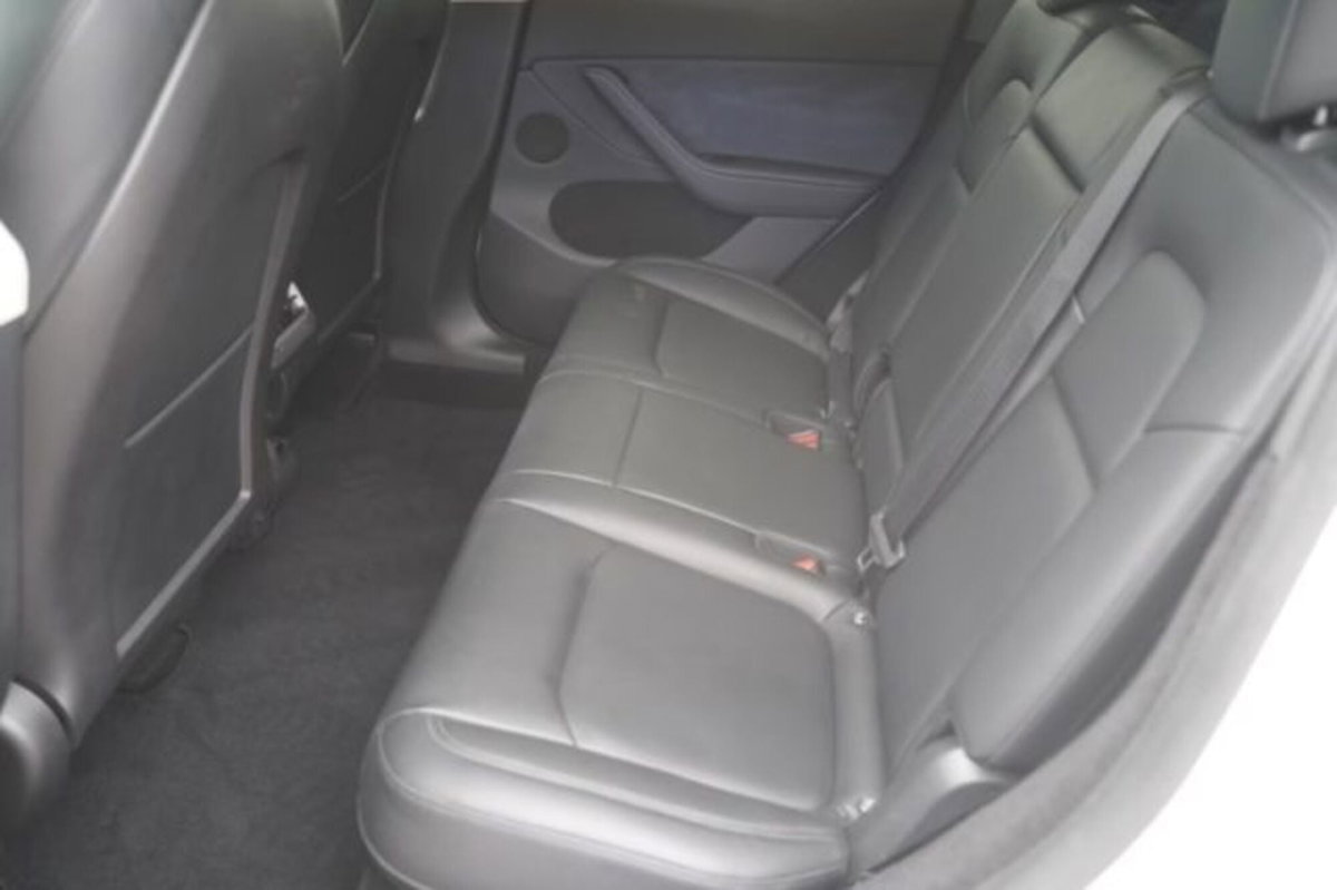 Tesla Model Y Performance awd (7)