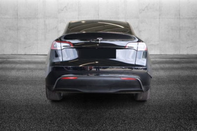 Tesla Model Y Long Range awd (4)