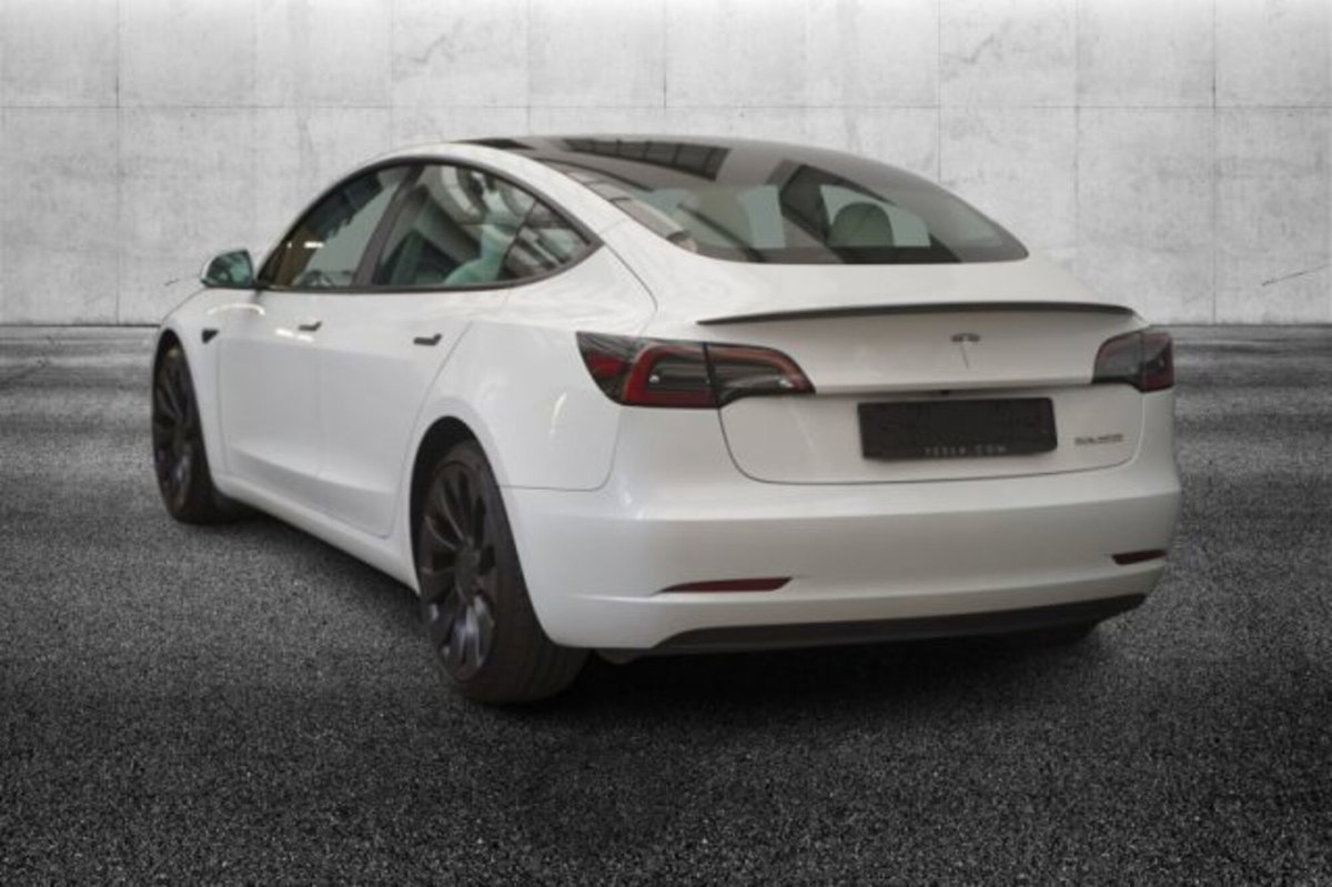 Tesla Model 3 Model 3 Long Range Performance AWD (2)