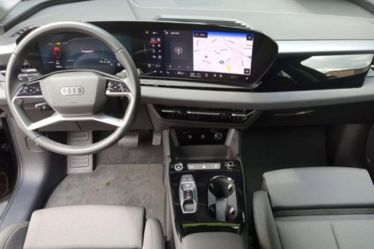 Audi Q6 Sportback Business Advanced 292cv (4)