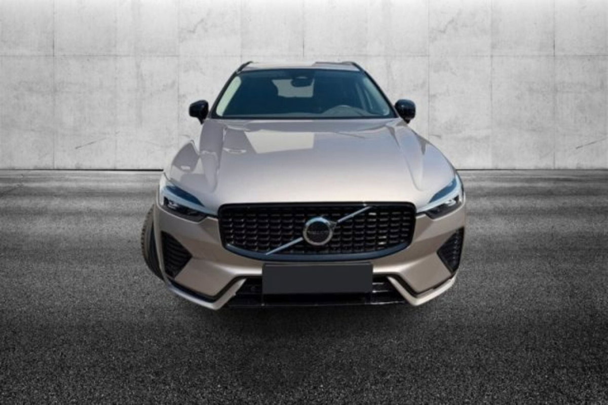 Volvo XC60 B4 automatico Plus Dark (4)