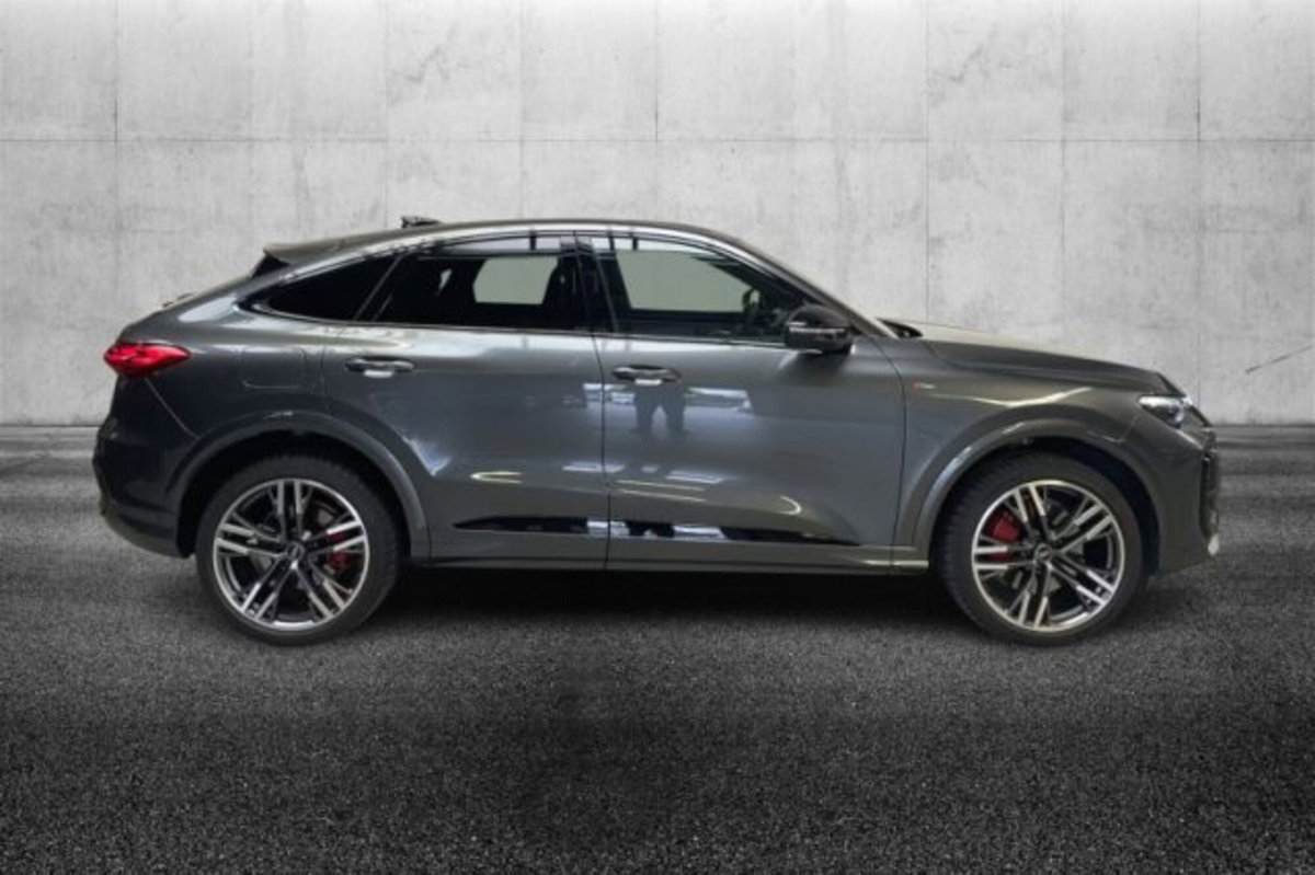 Audi Q5 Sportback 2.0 tdi mhev+ S line quattro 204cv s-tronic (3)