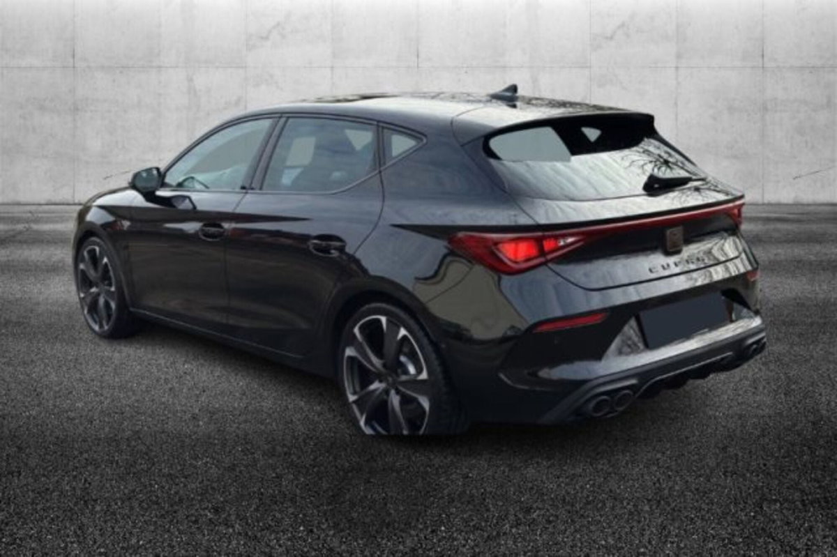 Cupra Leon Leon 2.0 TSI 245 CV DSG VZ Carbon (2)
