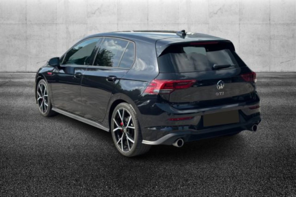 Volkswagen Golf 2.0 TSI GTI DSG (2)