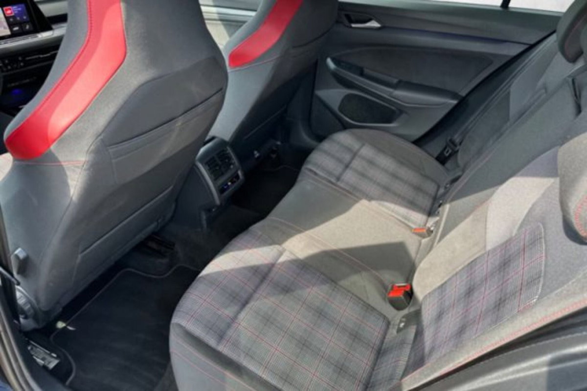 Volkswagen Golf 2.0 TSI GTI DSG (8)