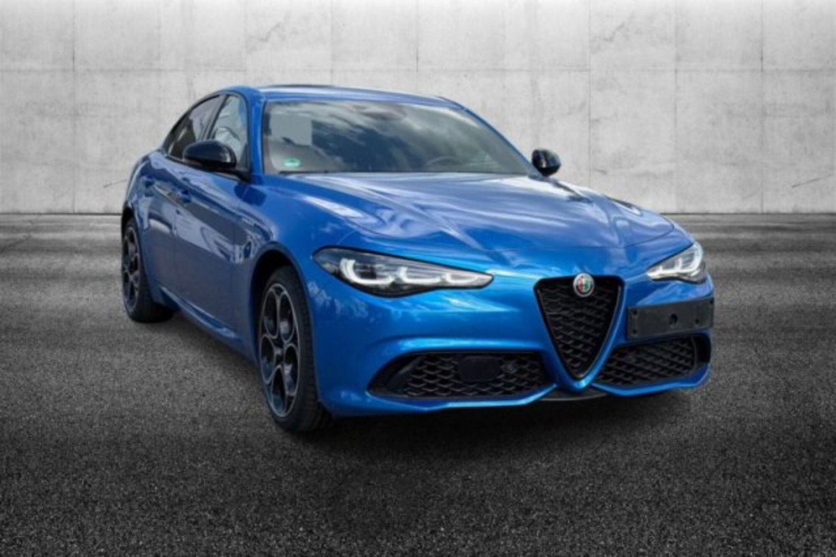 Alfa Romeo Giulia 2.0 Turbo 280 CV AT8 AWD Q4 Veloce (2)