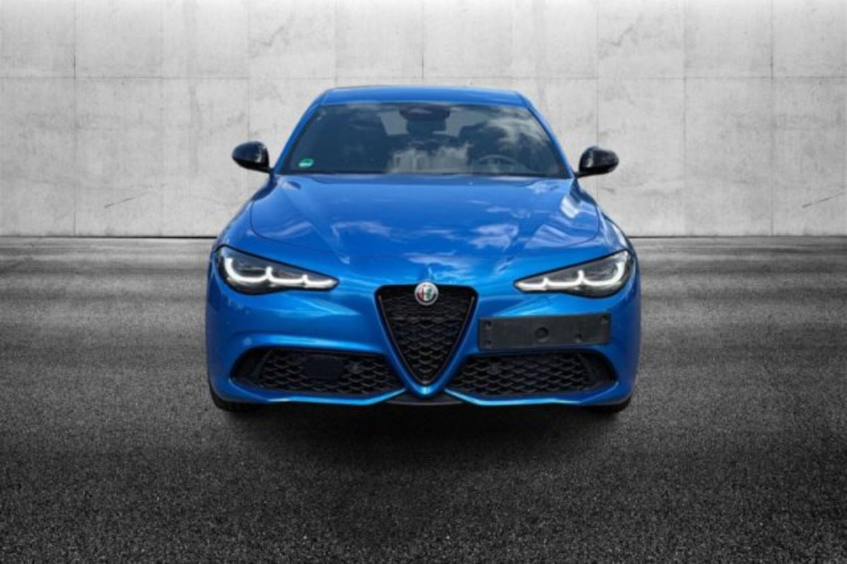 Alfa Romeo Giulia 2.0 Turbo 280 CV AT8 AWD Q4 Veloce (4)