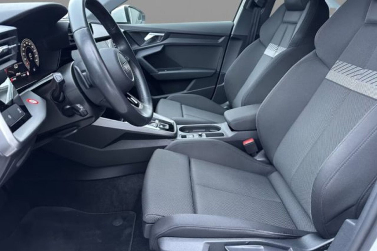 Audi A3 Sportback 35 TDI S tronic S line edition (5)