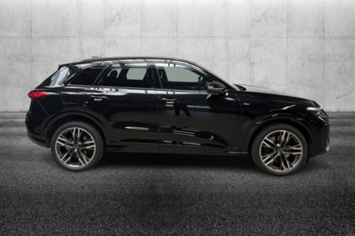 Audi Q5 40 2.0 tdi mhev 12V S line quattro s-tronic (3)