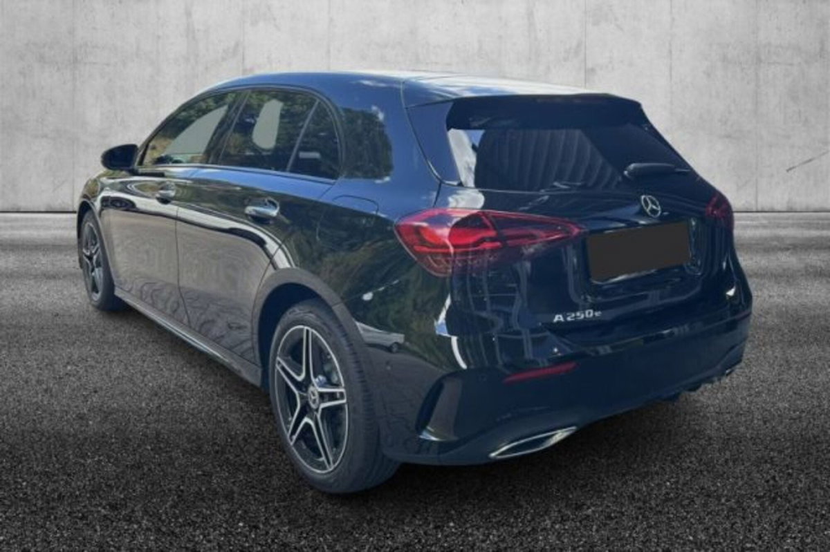 Mercedes-Benz Classe A 250 e phev AMG Line Premium Plus auto (3)