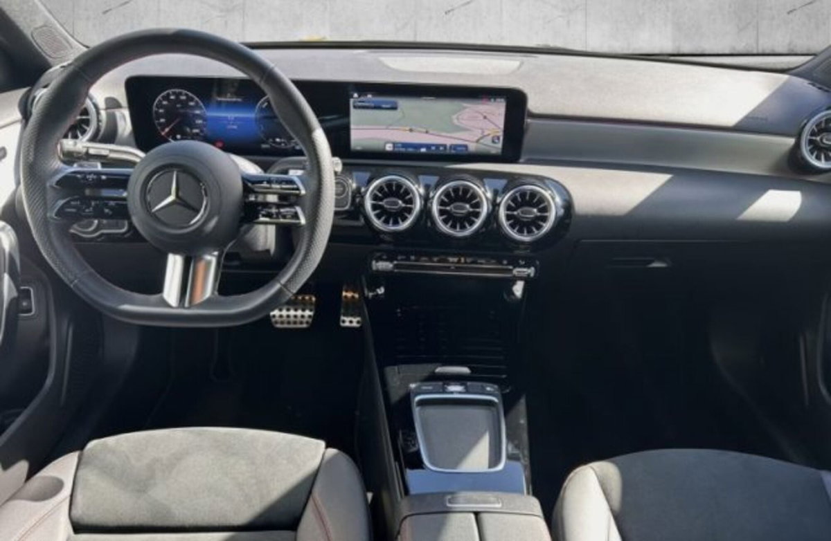 Mercedes-Benz Classe A 250 e phev AMG Line Premium Plus auto (7)
