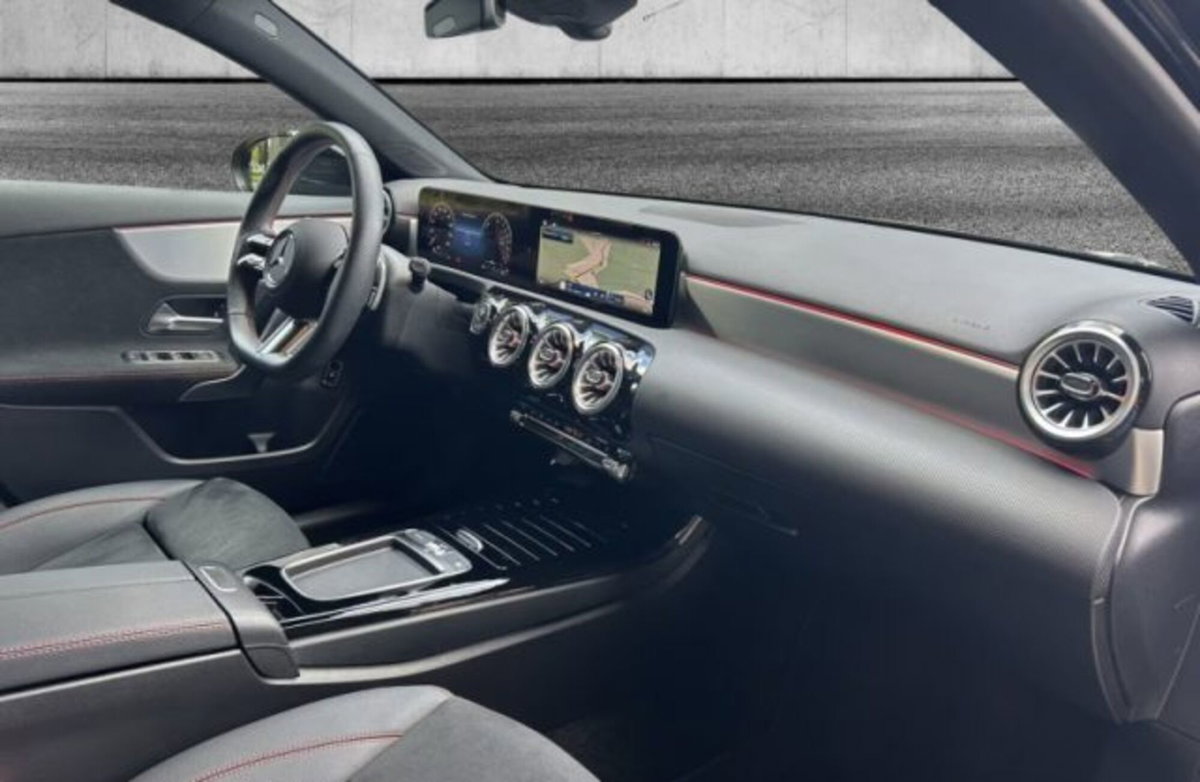 Mercedes-Benz Classe A 250 e phev AMG Line Premium Plus auto (8)