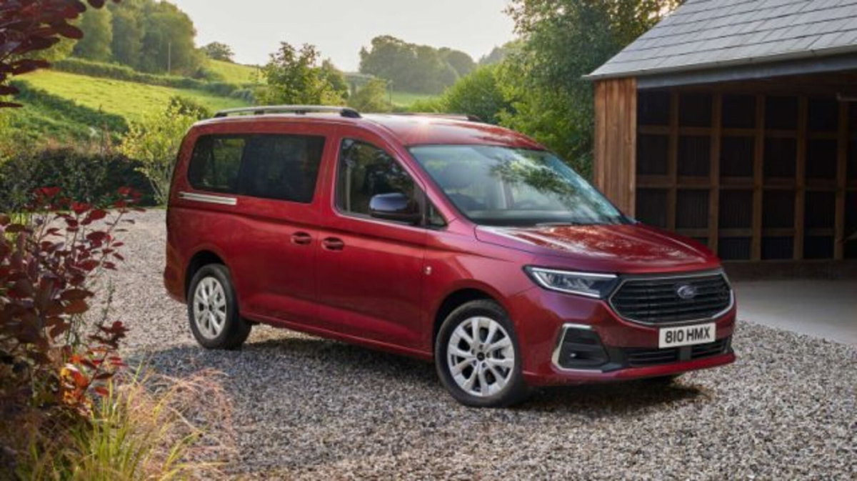 Ford Tourneo Connect 1.6 TDCi 115 CV Titanium (4)