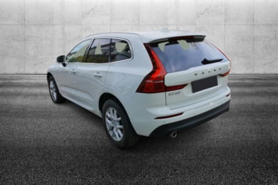 Volvo XC60 B4 (d) AWD Geartronic Momentum Pro (4)