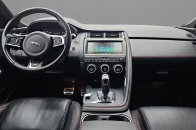 Jaguar E-Pace 2.0D 180 CV AWD aut. Chequered Flag (6)
