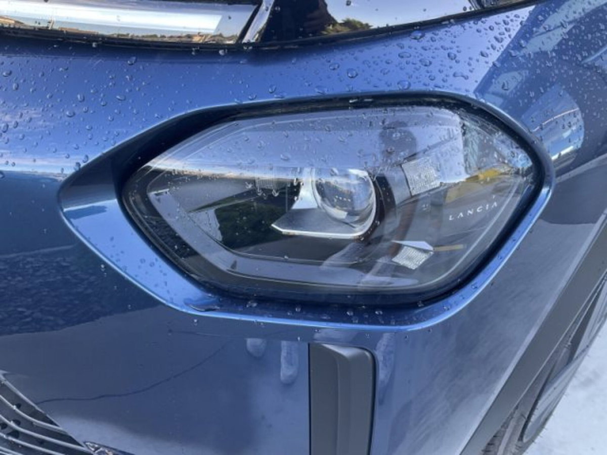 Lancia Ypsilon 1.2 mhev Edizione Cassina e-dct (4)
