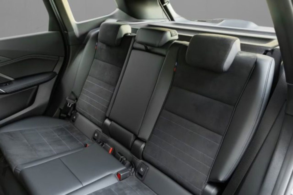BMW X1 sDrive 18i Msport (8)
