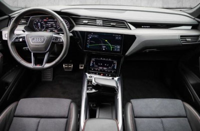 Audi Q8 Sportback 55 S line edition quattro (8)