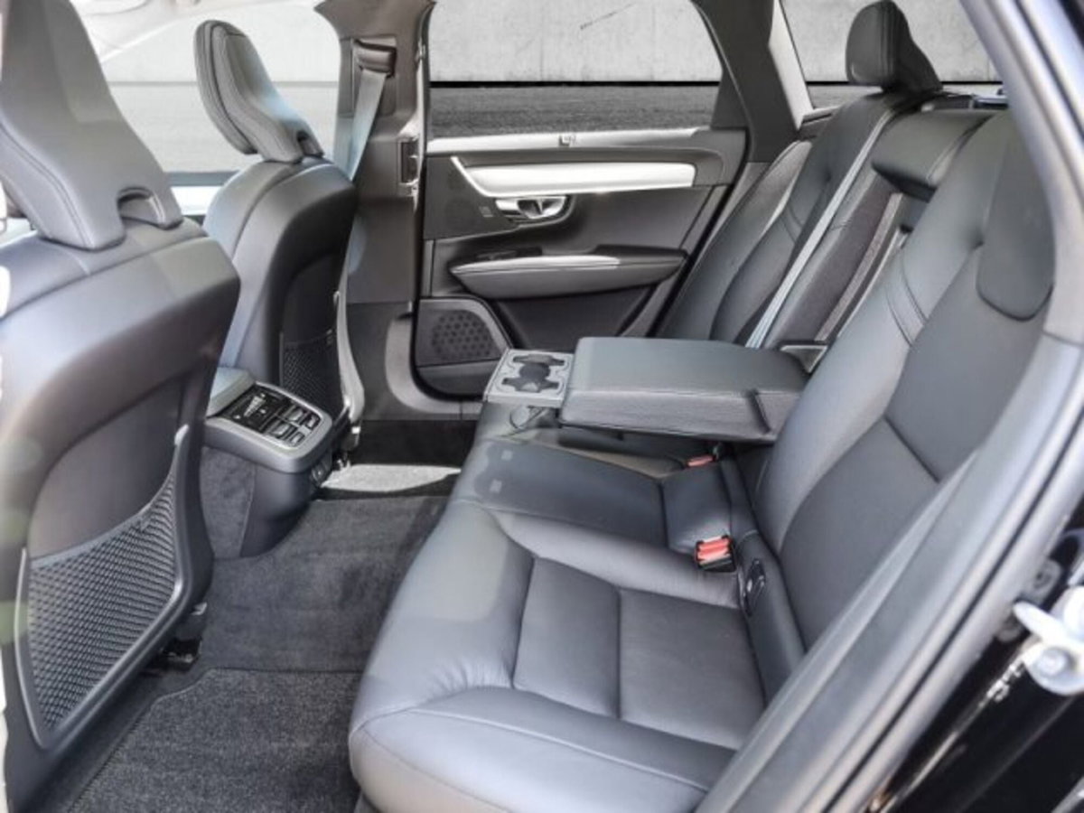 Volvo V90 B4 (d) AWD automatico Ultimate Dark (5)