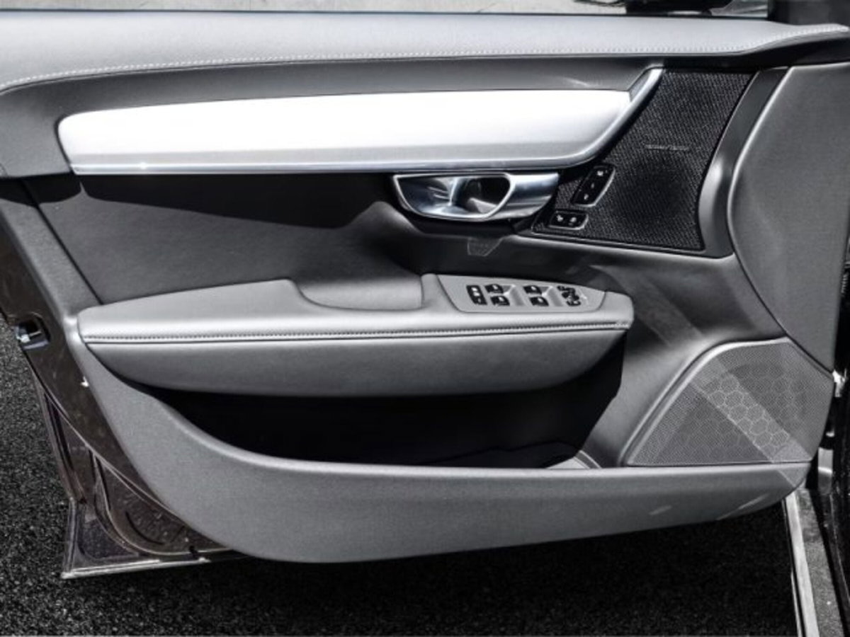 Volvo V90 B4 (d) AWD automatico Ultimate Dark (8)