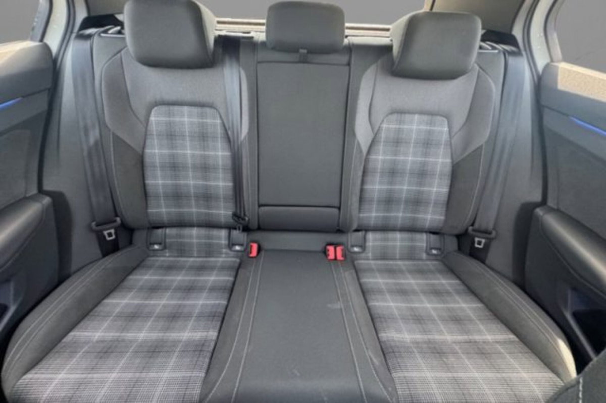 Volkswagen Golf 2.0 TDI GTD DSG (8)