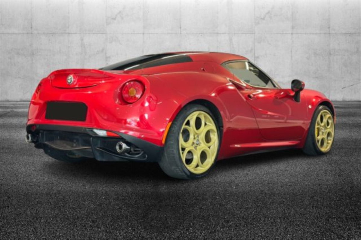 Alfa Romeo 4C Coupé 4C 1750 TBi (2)