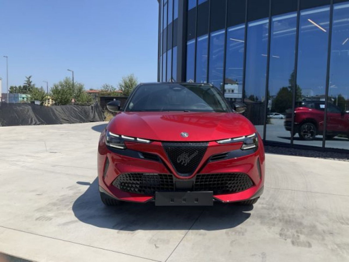 Alfa Romeo Junior 1.2 ibrida Sprint 145cv edct6 (2)