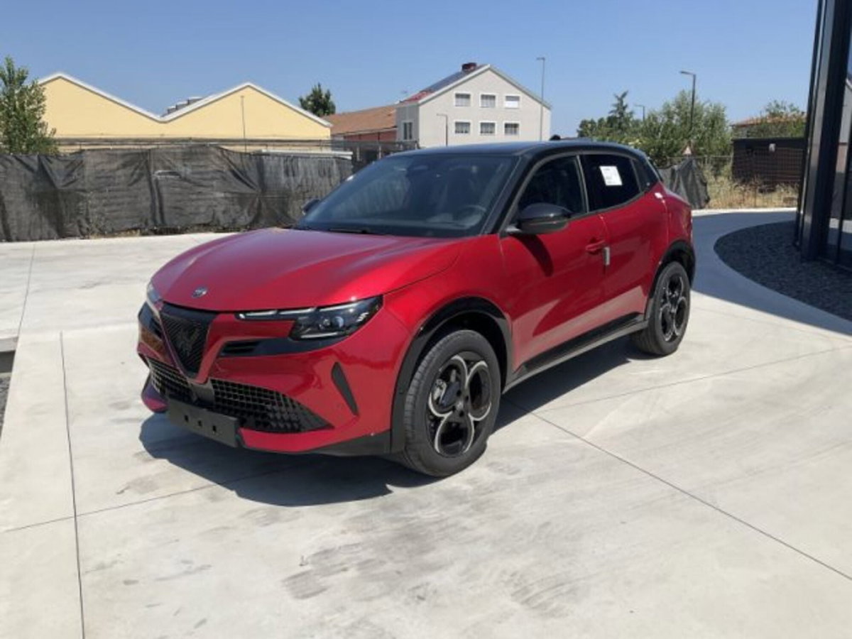 Alfa Romeo Junior 1.2 ibrida Sprint 145cv edct6 (3)
