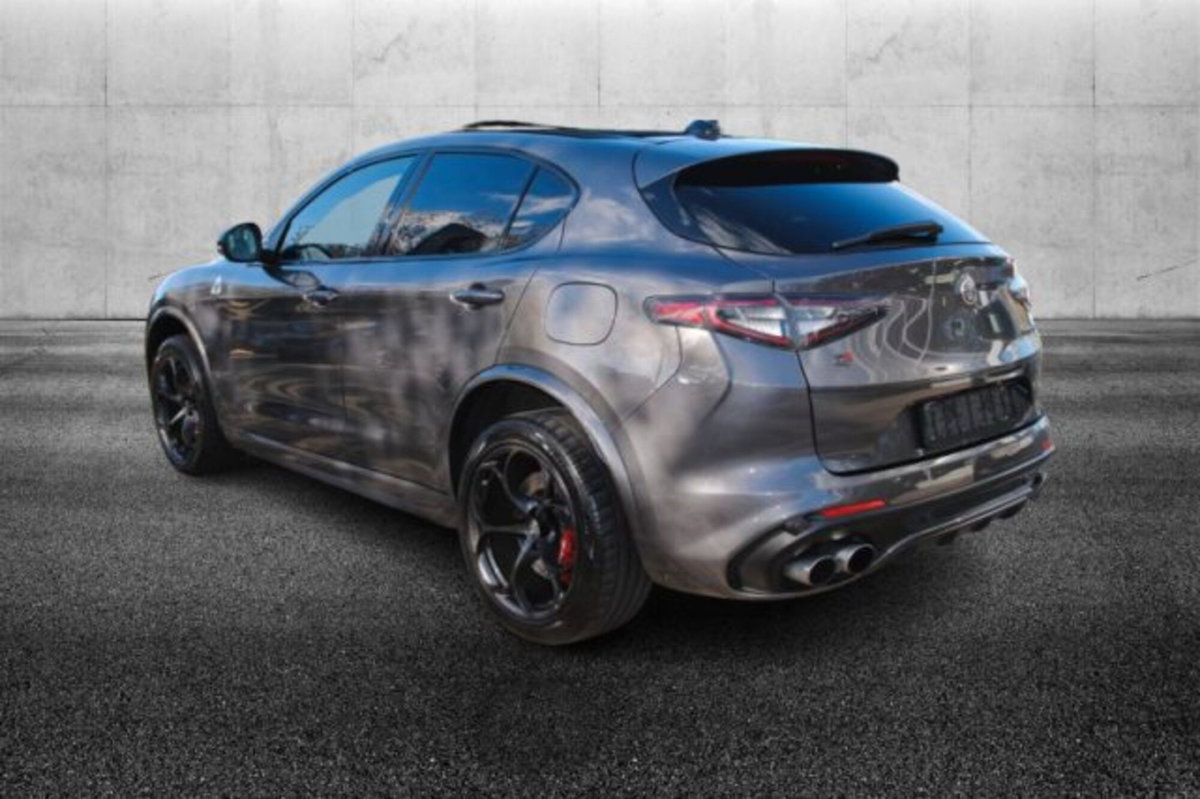 Alfa Romeo Stelvio Stelvio 2.9 Bi-Turbo V6 510 CV AT8 Quadrifoglio (2)