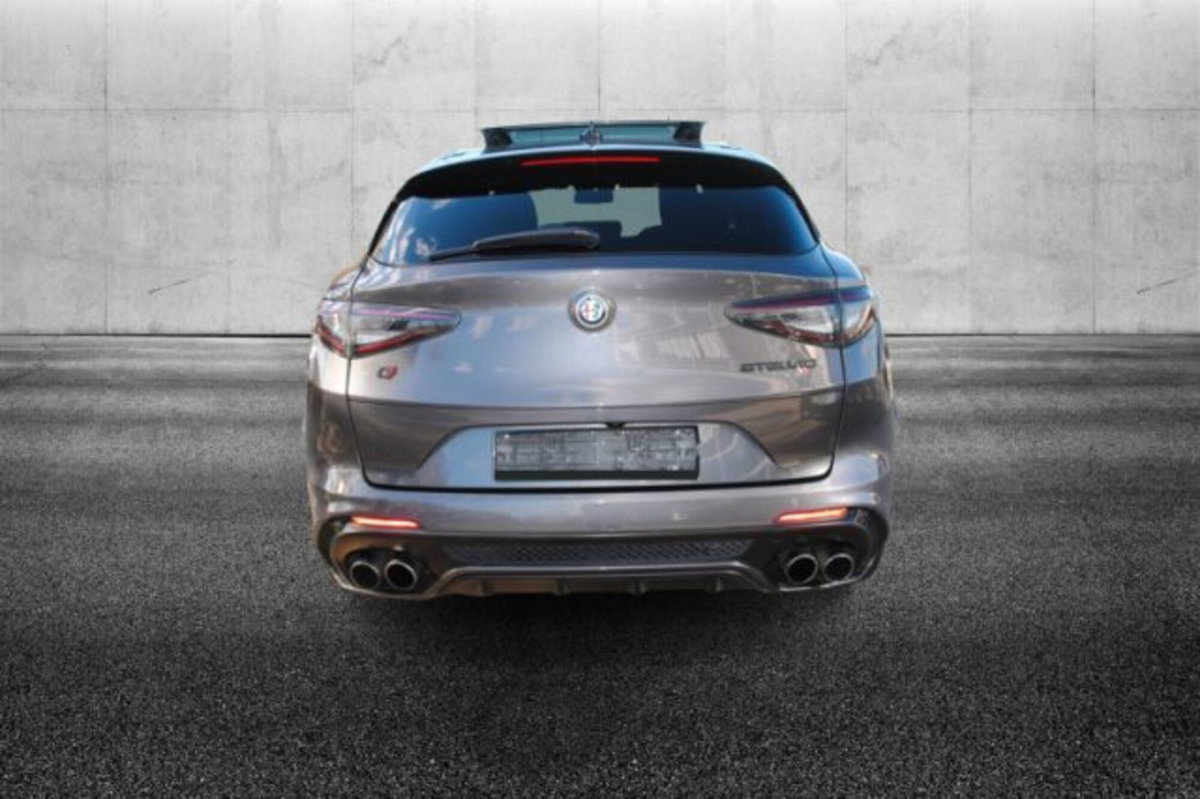 Alfa Romeo Stelvio Stelvio 2.9 Bi-Turbo V6 510 CV AT8 Quadrifoglio (4)